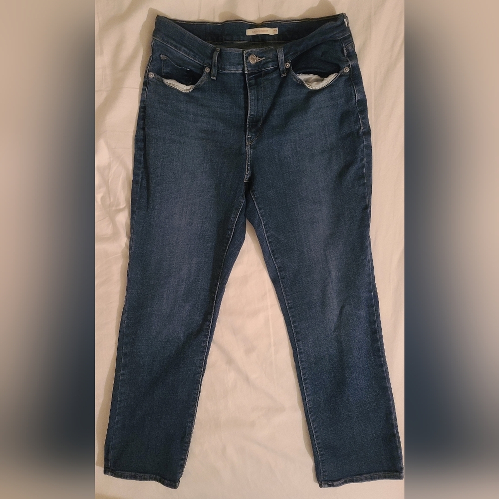 Levi's Women's Classic Straight Leg Jean in Maui Waterfall
